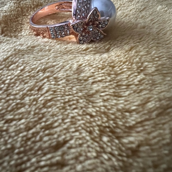 Cute Ring - Picture 2 of 5